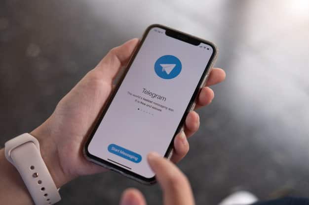 نحوه افزودن برچسب در واتس اپ با تلگرام